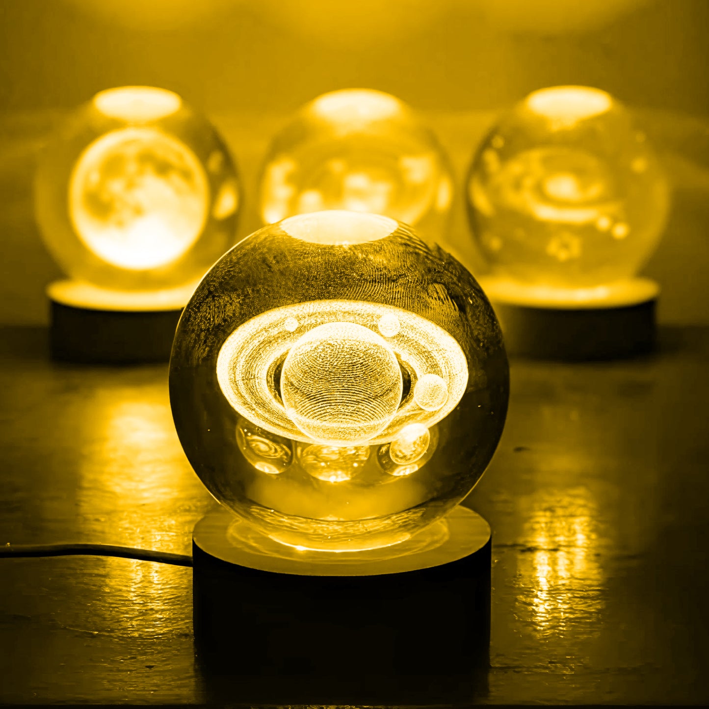 Lumenara - Saturn Lamp